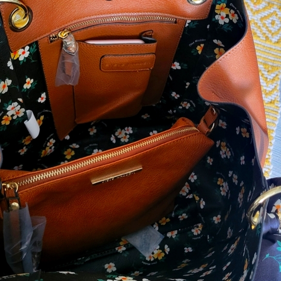 Steve Madden Large Tote - Picture 6 of 9